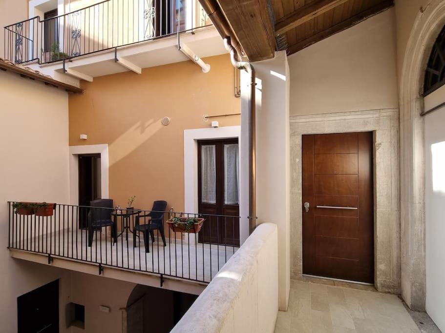 Casa Castello 63 Guest House Л'Акуила Экстерьер фото